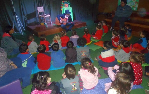 ESCOLA REI ARTHUR  NO “ESPAÇO LER”